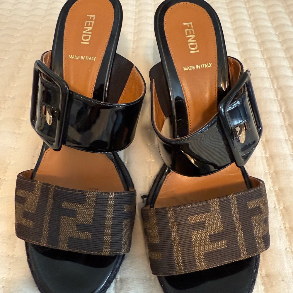 Fendi Black and Brown Logo Sandals